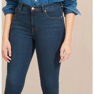 Authentic Stretch Mid-rise Skinny